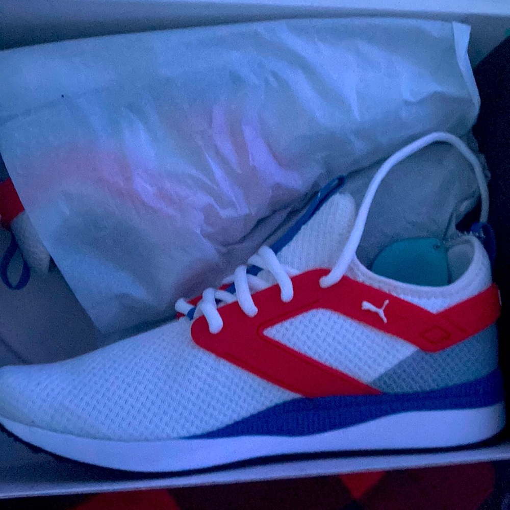 Pumas size 12